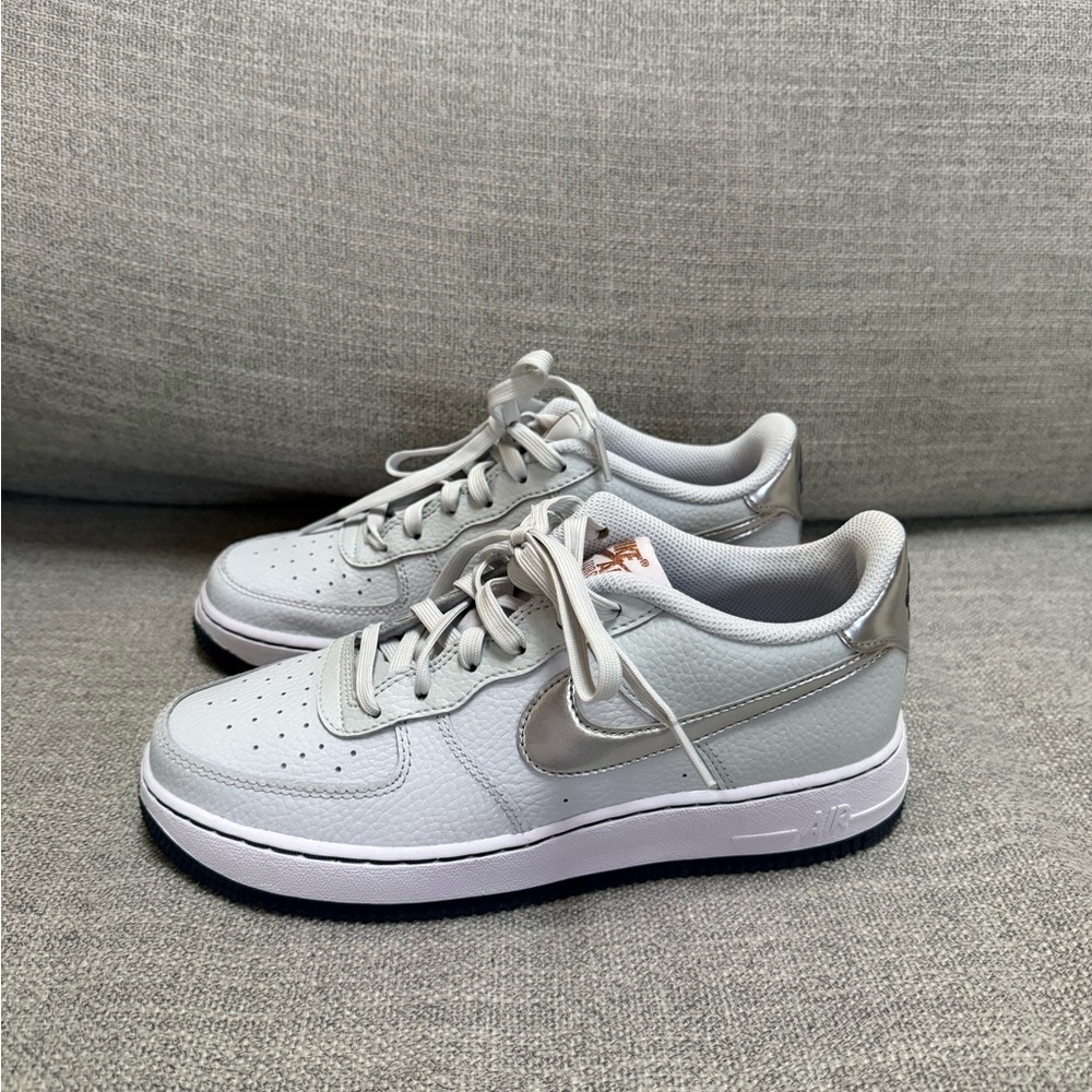 Nike | Air Force 1 GS Pure Platinum Barely Grape/Grey Low-Rise Size 7Y/W8.5 - Picture 5 of 7